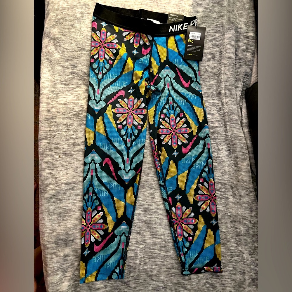 Nike pro capri leggings